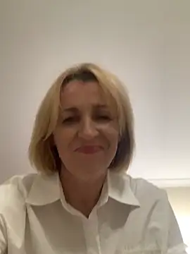 Beautiful Princess Diana online show from April 2026 07:30:01 PM