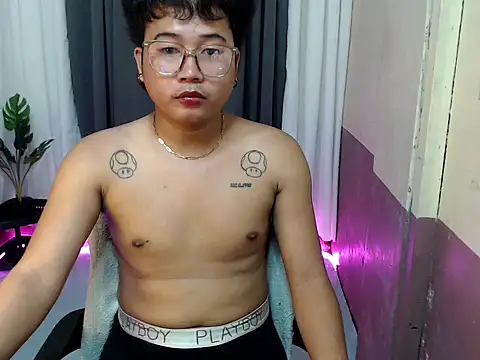 Snapshot of Soctober chatting on April 2026 04:01:01 PM Soctober online show from April 2026 04:01:01 PM