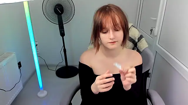 GoldenKiss online show from May 2026 12:24:01 PM