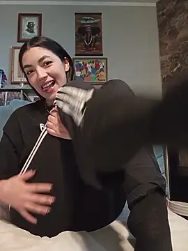 Snapshot of thailycupcake chatting on April 2026 01:17:02 PM thailycupcake online show from April 2026 01:17:02 PM