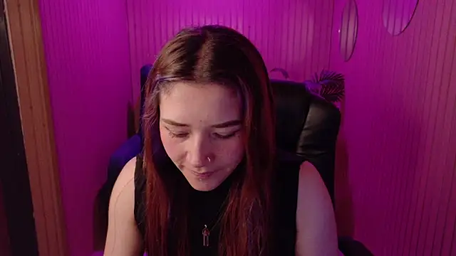 Emily Cherry  online show from May 2026 04:05:02 PM