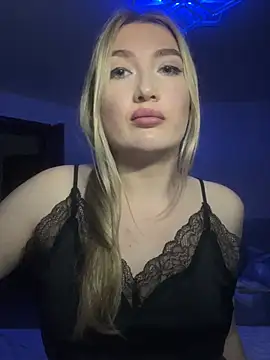 Snapshot of Mira_royy chatting on May 2026 05:54:02 PM Mira royy online show from May 2026 05:54:02 PM