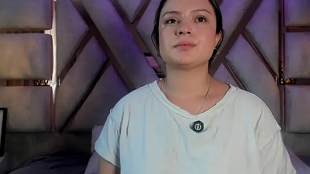 giigii hadidd online show from May 2026 07:19:02 PM