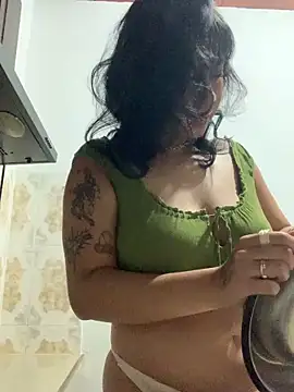 NefertitiXO online show from April 2026 11:15:02 AM