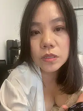 Snapshot of Feifei123521 chatting on April 2026 11:53:01 PM Feifei123521 online show from April 2026 11:53:01 PM