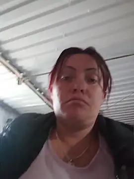 carolinhe26 online show from June 2026 08:04:01 PM