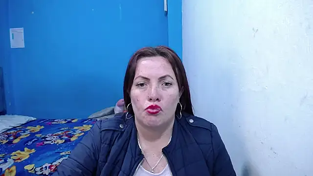 carolinhe26 online show from July 2026 03:00:02 AM
