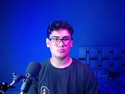 Andruetxx online show from April 2026 12:49:02 AM