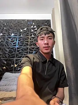 roberthugecock online show from April 2026 05:33:02 PM