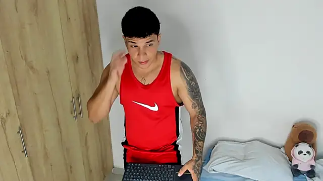 Snapshot of DrakeSmith_ chatting on April 2026 10:26:02 PM DrakeSmith online show from April 2026 10:26:02 PM