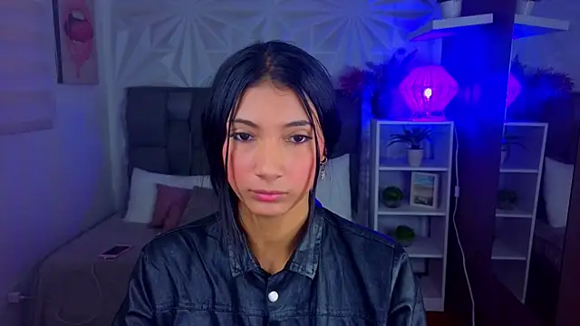 Perlaa moon  online show from July 2026 07:08:02 PM