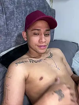 MrDark Fire online show from April 2026 01:01:02 AM