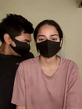 Snapshot of HOT-COUPLE_Y chatting on April 2026 02:44:02 PM HOT-COUPLE Y online show from April 2026 02:44:02 PM