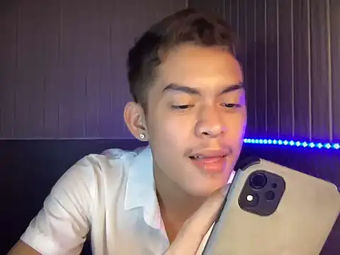 yourhotasian jhonpol16 online show from May 2026 08:14:02 PM