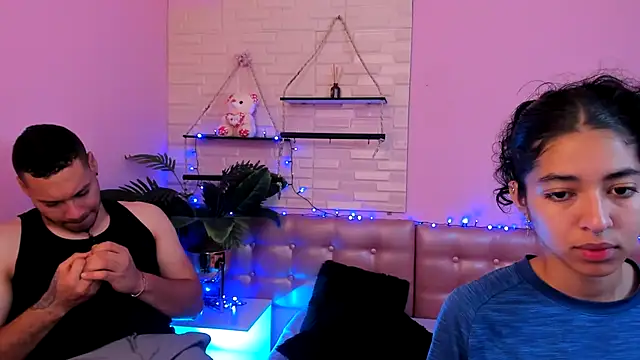 Aronandmoli69 online show from May 2026 12:10:01 PM