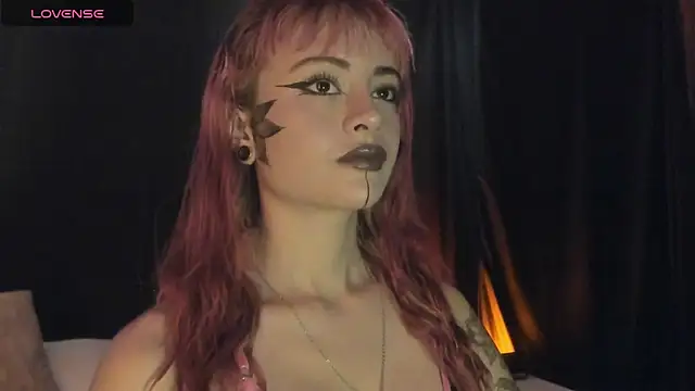 Miiaa Stonee online show from May 2026 07:10:02 PM