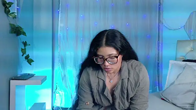 Silvana lorc online show from May 2026 07:20:02 PM