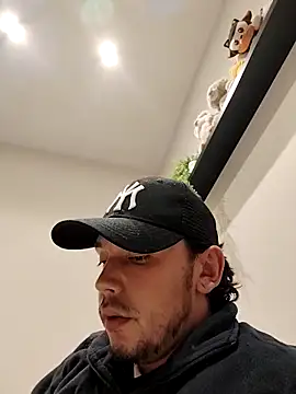 HugoEspada1 online show from April 2026 03:31:02 AM