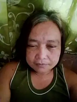 jeanyummytits online show from May 2026 12:06:01 AM