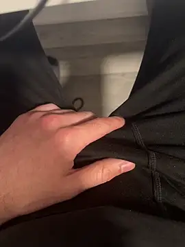 Snapshot of bigDickMoroccan chatting on April 2026 08:08:01 AM bigDickMoroccan online show from April 2026 08:08:01 AM