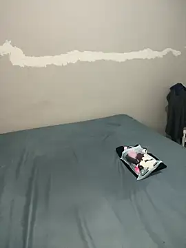 petite bee online show from April 2026 04:42:02 PM