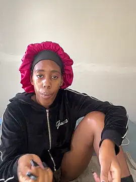 petite bee online show from May 2026 01:18:02 PM