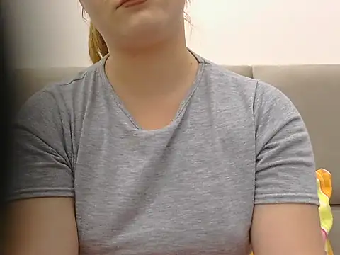 aprilswrld online show from April 2026 10:16:01 PM