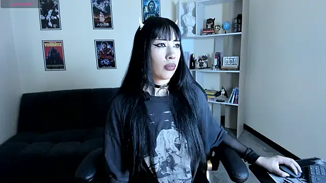 Snapshot of Ravenelle_ chatting on July 2026 09:17:01 PM Ravenelle online show from July 2026 09:17:01 PM