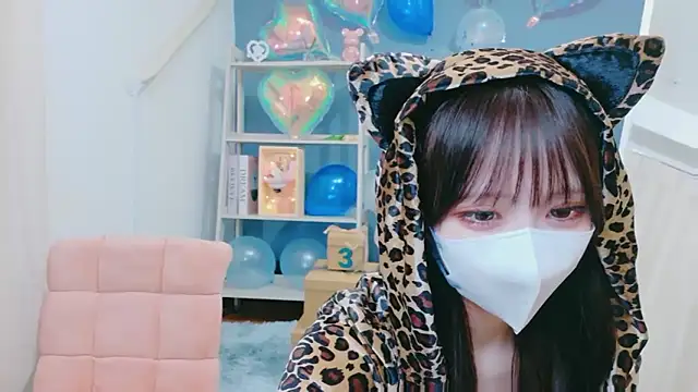 Snapshot of Koto-jpnk chatting on May 2026 12:35:01 PM Koto-jpnk online show from May 2026 12:35:01 PM