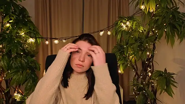 Snapshot of JuanitaWood chatting on April 2026 10:33:01 AM JuanitaWood online show from April 2026 10:33:01 AM