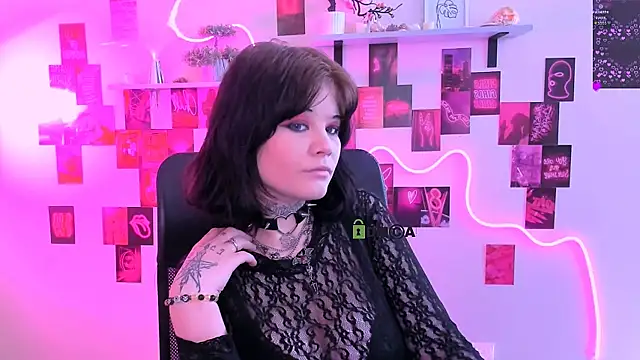 nikki kiss  online show from May 2026 08:53:02 AM