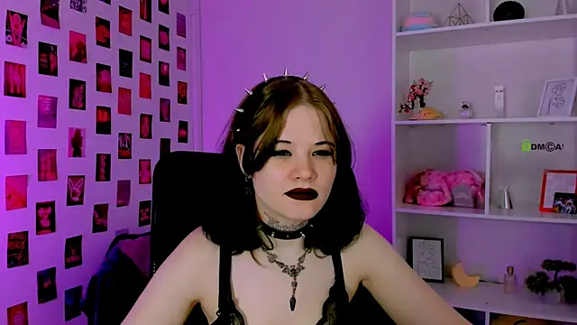 nikki kiss  online show from July 2026 08:45:01 AM