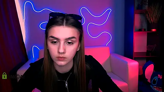 emma hazell online show from April 2026 02:04:01 PM