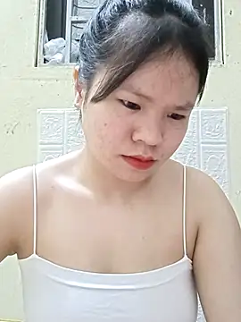Seraphinahh online show from May 2026 05:07:01 PM