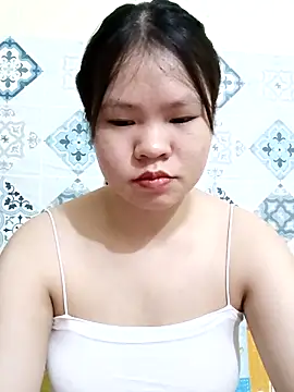 Seraphinahh online show from May 2026 06:27:01 PM