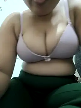 Snapshot of Nelam11 chatting on April 2026 04:56:02 PM Nelam11 online show from April 2026 04:56:02 PM