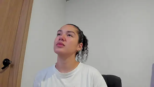 MiaRouseex online show from May 2026 04:19:02 AM