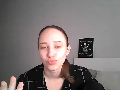 DarkMirel online show from May 2026 04:23:02 PM