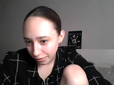 DarkMirel online show from May 2026 01:49:02 PM