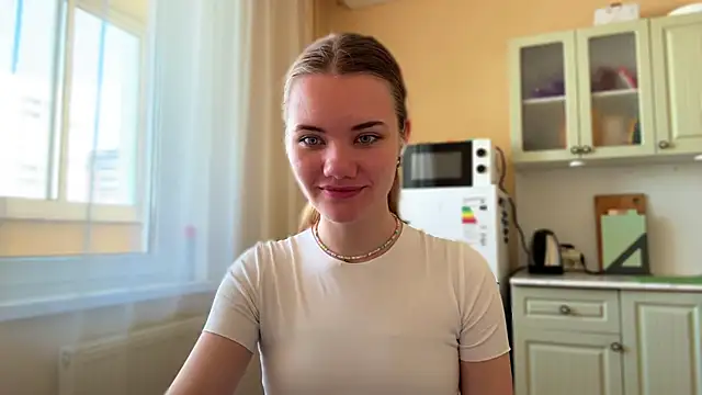 Snapshot of doana_bebriti chatting on April 2026 11:15:02 AM doana bebriti online show from April 2026 11:15:02 AM