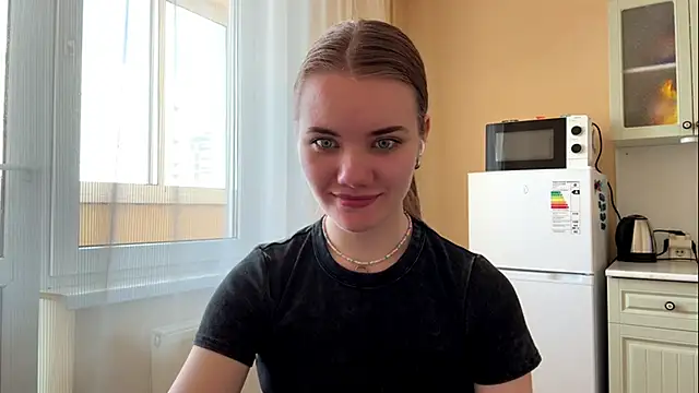 Snapshot of doana_bebriti chatting on May 2026 12:24:02 PM doana bebriti online show from May 2026 12:24:02 PM