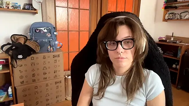 PillowPeachX online show from April 2026 03:48:02 PM