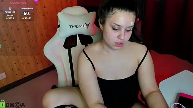 Snapshot of nicolewoss chatting on June 2026 11:10:01 AM nicolewoss online show from June 2026 11:10:01 AM