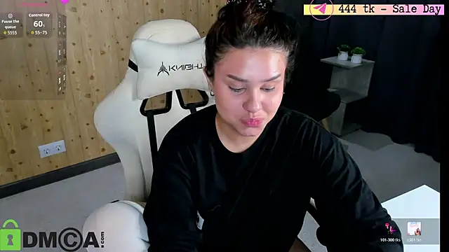 Snapshot of nicolewoss chatting on June 2026 04:48:01 AM nicolewoss online show from June 2026 04:48:01 AM