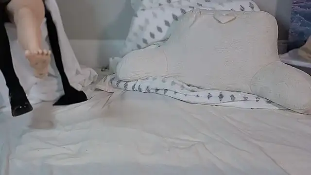 Snapshot of ZorynaDollHouse chatting on May 2026 12:18:01 AM ZorynaDollHouse online show from May 2026 12:18:01 AM