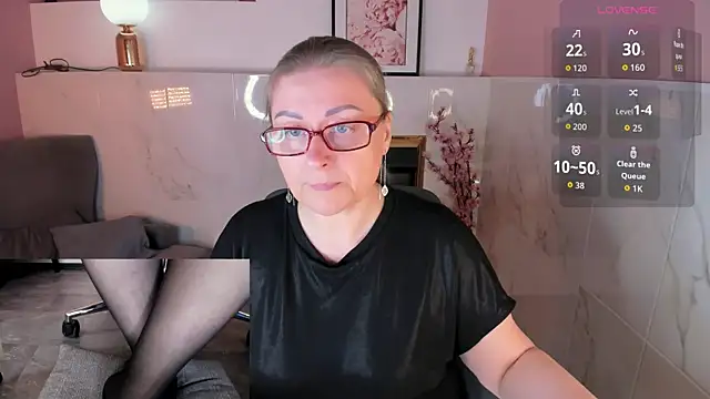 Alexandra Kind online show from May 2026 08:25:01 PM