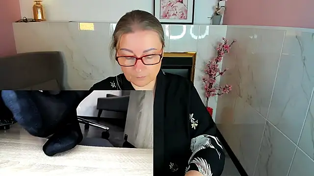 Alexandra Kind online show from June 2026 01:52:02 AM
