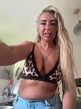 Naughtyhousewife x online show from May 2026 10:21:01 AM