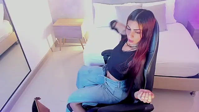 Snapshot of marylin_gold chatting on May 2026 11:24:02 PM marylin gold online show from May 2026 11:24:02 PM