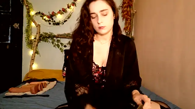 missclochette online show from May 2026 12:33:01 PM